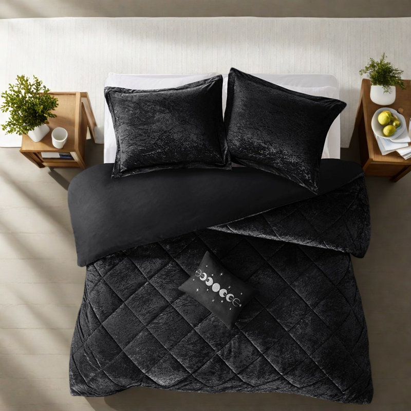 Luxury Velvet Bedding Sets, Polyester Black, Modern Bedroom Style