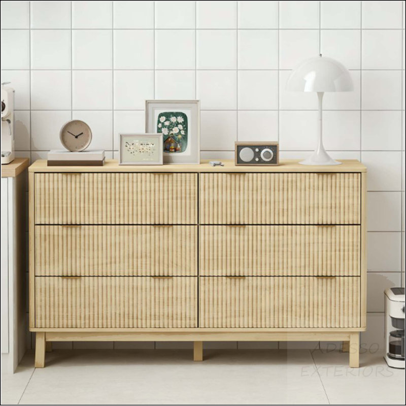 Commode cannelée à 6 tiroirs - devant ondulé avec poignées dorées