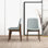 Chaise d'appoint rembourrée en bois massif Halladay