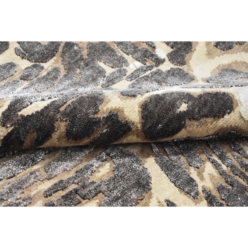 Animal Print Area Rug in White, Rectangle 8' x 10'