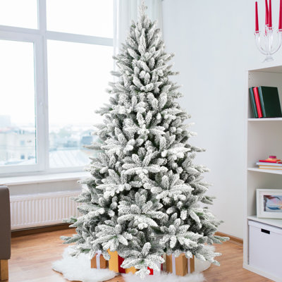 Volée aux arbres de Noël artificiels