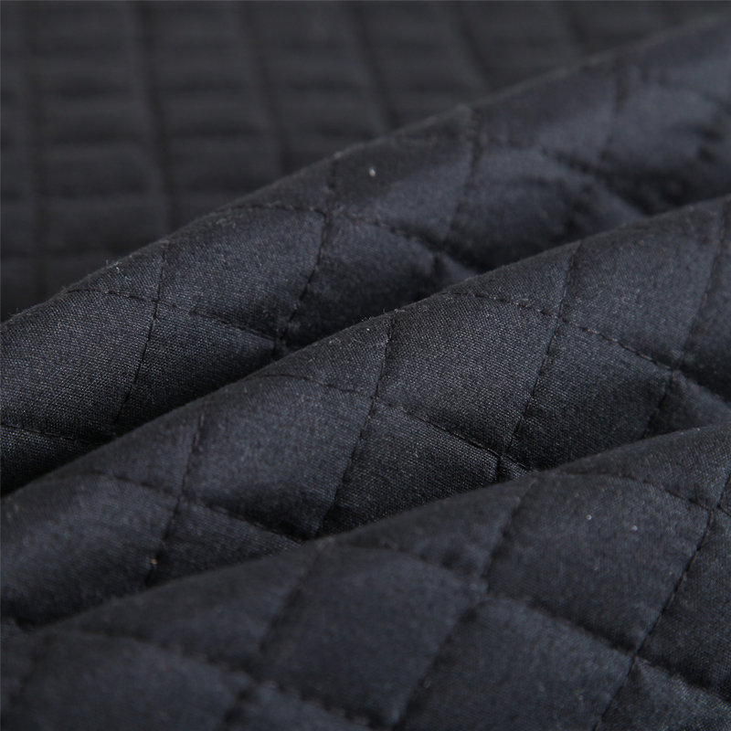 A-QSM0720220121 Modern & Contemporary Quilt, Queen Quilt + 2 Queen Shams, Black