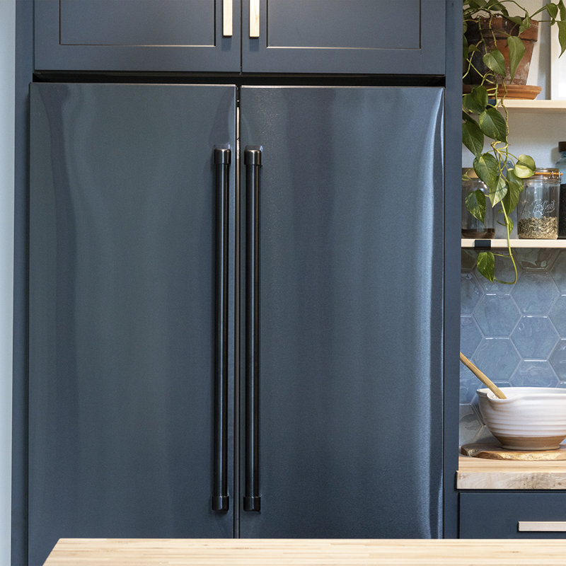 ZLINE 36" Autograph Edition 22.5 cu. ft Freestanding French Door Refrigerator with Ice Maker in Fingerprint, Champagne Bronze