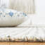 Tapis bleu clair / ivoire en soie / coton tissé à plat Giavonnie-1594695995