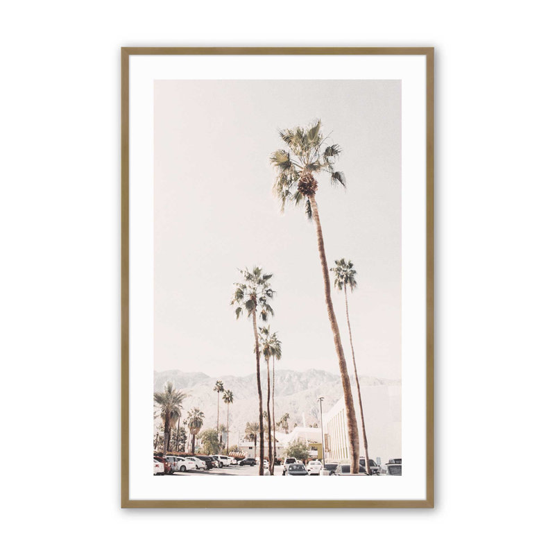 «Towering Palms», impression roulée, Cadre doré brossé, H 15,25 po x l 12,25 po x P 1,25 po