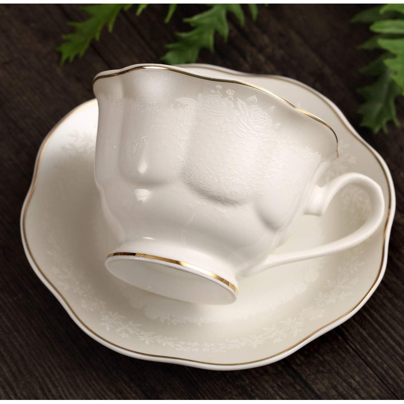 White Lotus Shape Porcelain Tea Set with Gold Trim