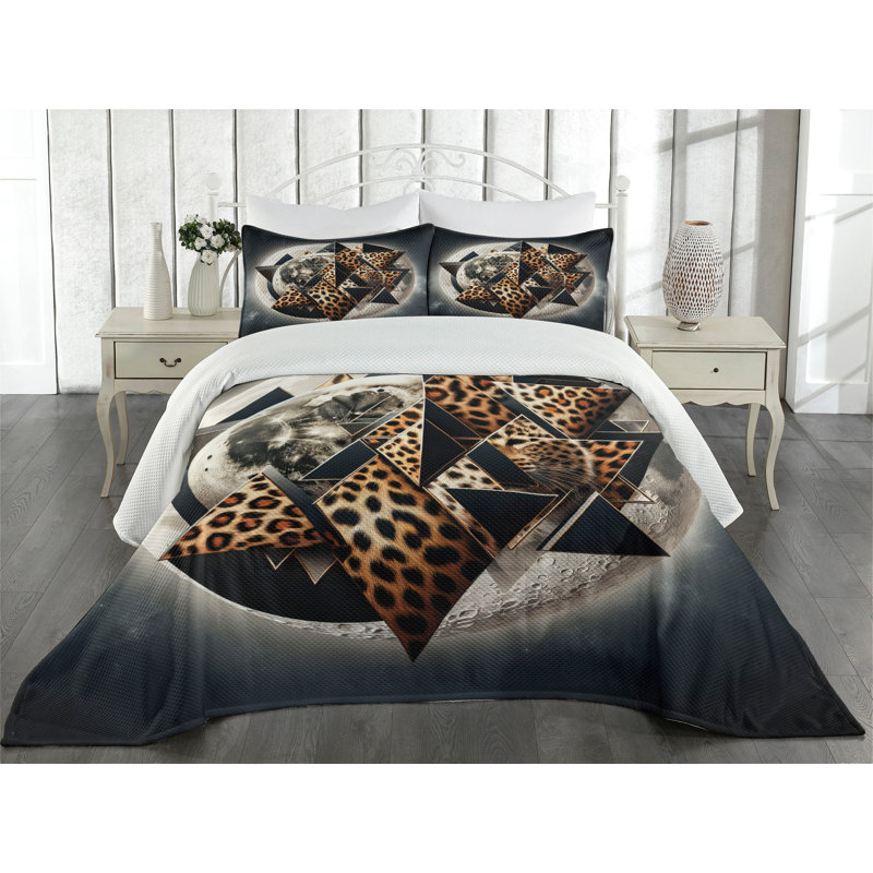 Polyester Animal Print Coverlet, Queen Coverlet + 2 Standard Shams