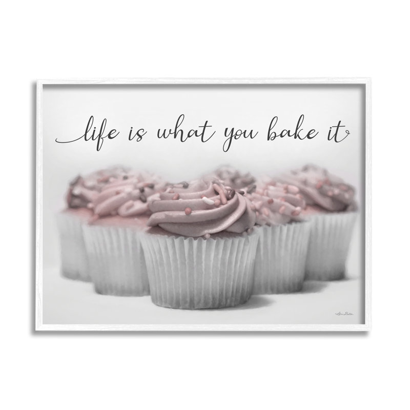 «Life Is What You Bake It Cupcakes» par Lori Deiter, impression sur bois avec cadre flottant, H 11 po x l 14 po x P 1,5 po