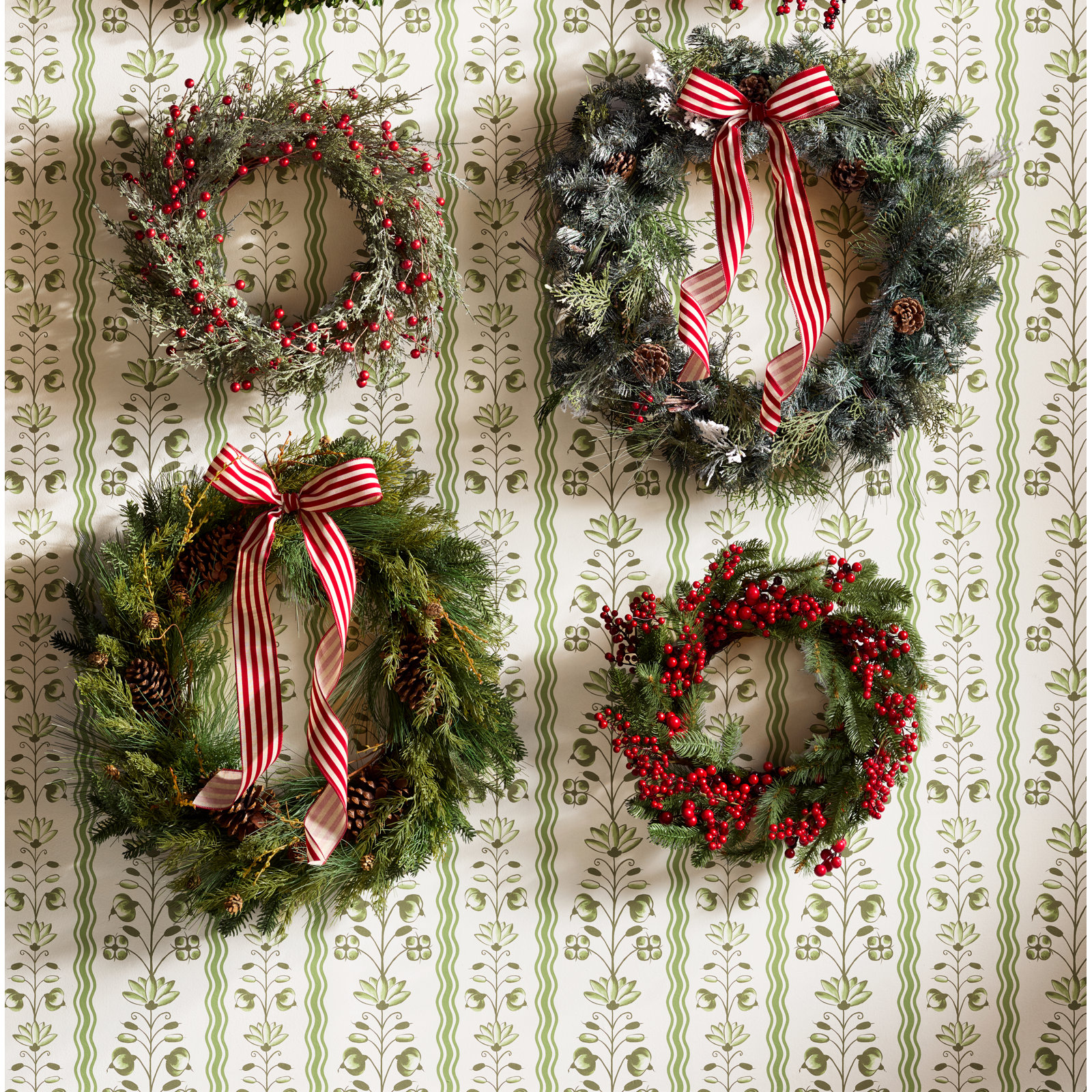 22" Handcrafted Berry Christmas Wreath
