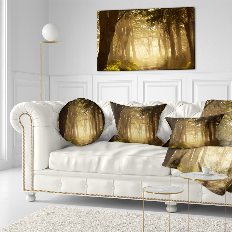 Coussin lombaire à imprimé paysage profond avec jungle brumeuse