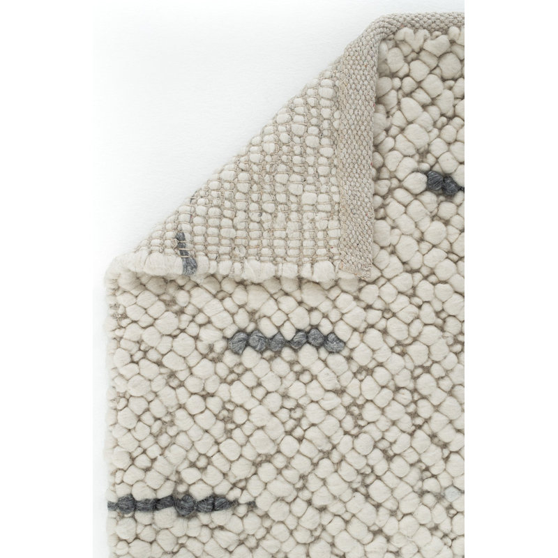 Raynelle Geometric Hand Woven Indoor / Outdoor Area Rug, Rectangle 2'7" x 4'11"