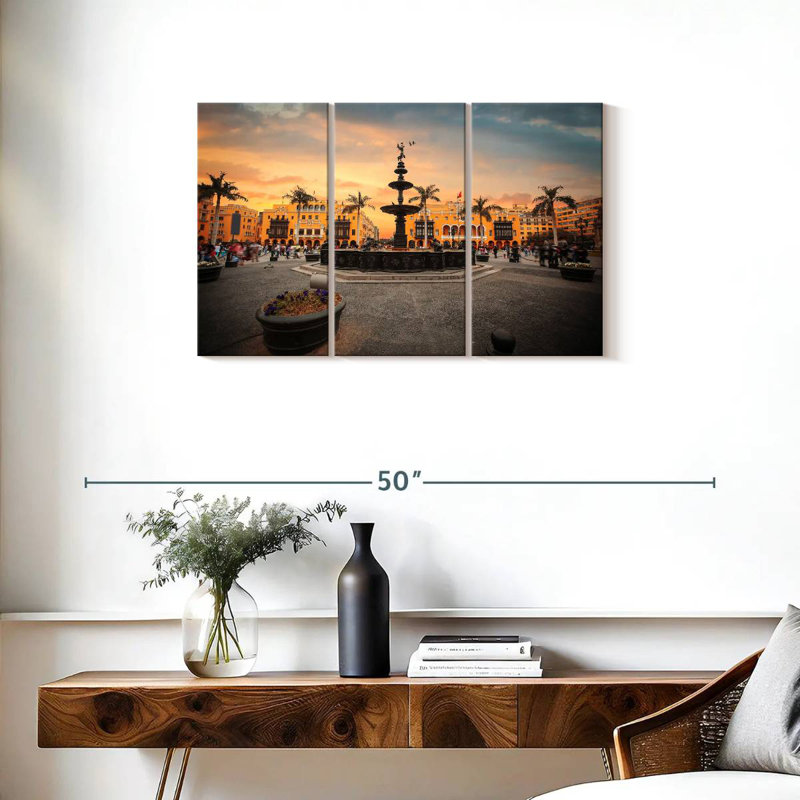 Lima Main Square, 20" H x 33" W