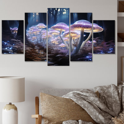 Champignons magiques mauves dans une forêt enchantée - reproduction d'art mural champignon - 5 panneaux