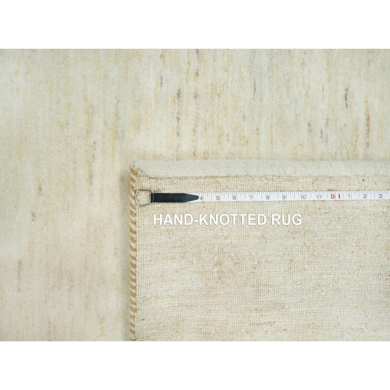 Tapis ivoire en laine New Age Rectangle 5 pi x 6 pi 8 po Caprecia