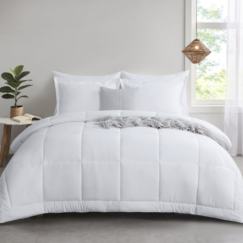 White Twin Reversible Down Alternative Microfiber Comforter Set