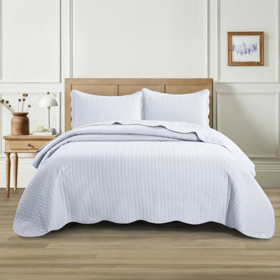 Embossed Quilted Bedspread Set – Ultra Soft Microfiber Coverlet With Pillow Shams, Hotel-Style Bedding For All Beds