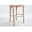 Tabouret de bar French Country avec dossier en rotin et pieds en bois sculpté