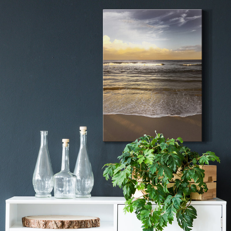 «Evening Waves» par Nan - reproduction de photo sur toile tendue, H 48 po x l 36 po x P 1 po