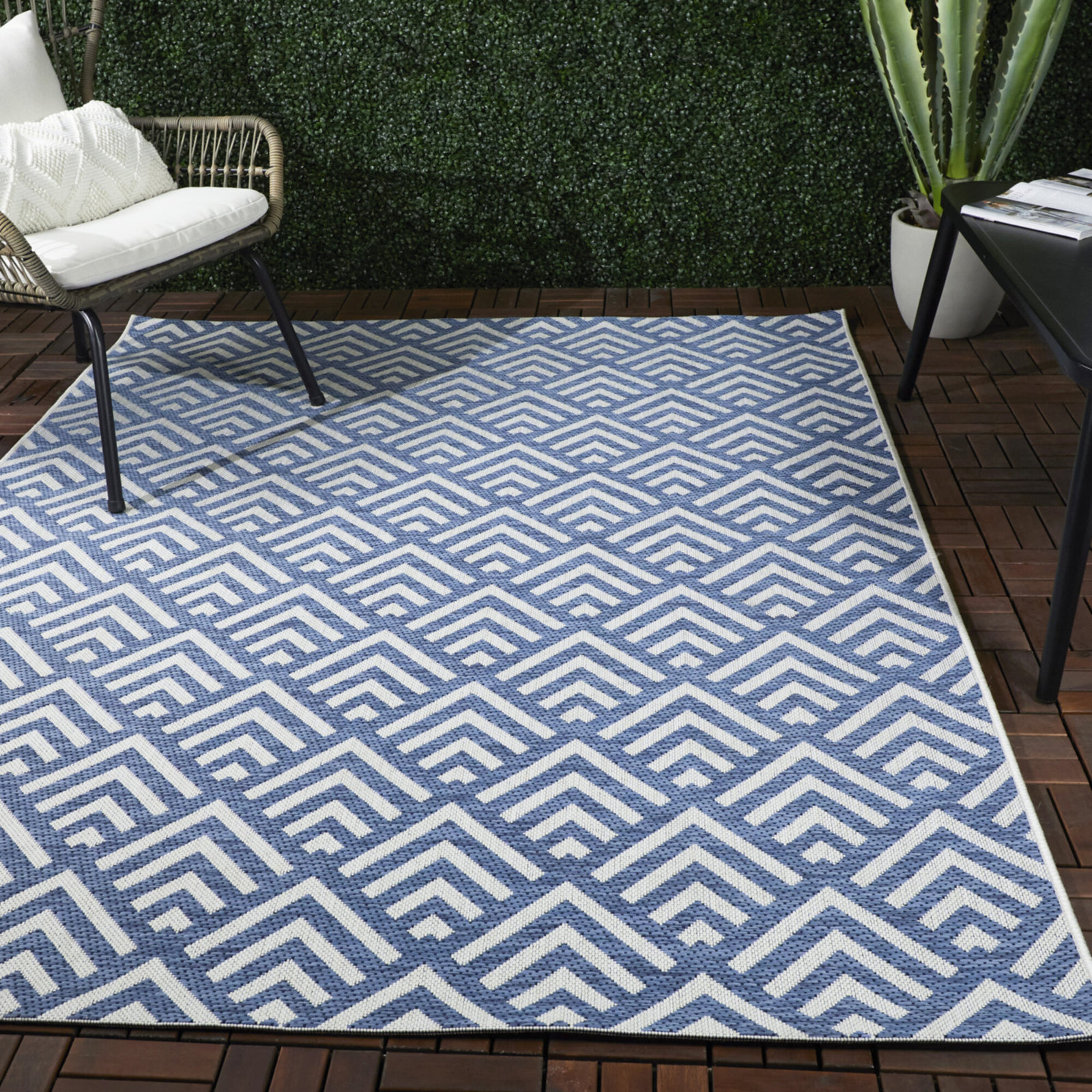 Pauley Blue Indoor/Outdoor Rug, Rectangle 5'3" x 7'