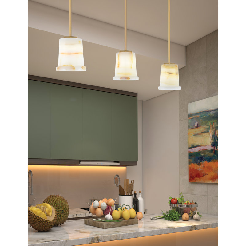 Suspension Ansaldi Stem Hung Mini présentée en finition laiton New Age avec abat-jour en pierre naturelle de 12,7 cm
