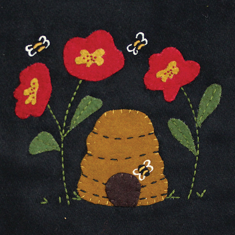 Chemin de table Red Barrel Studio® Bee
