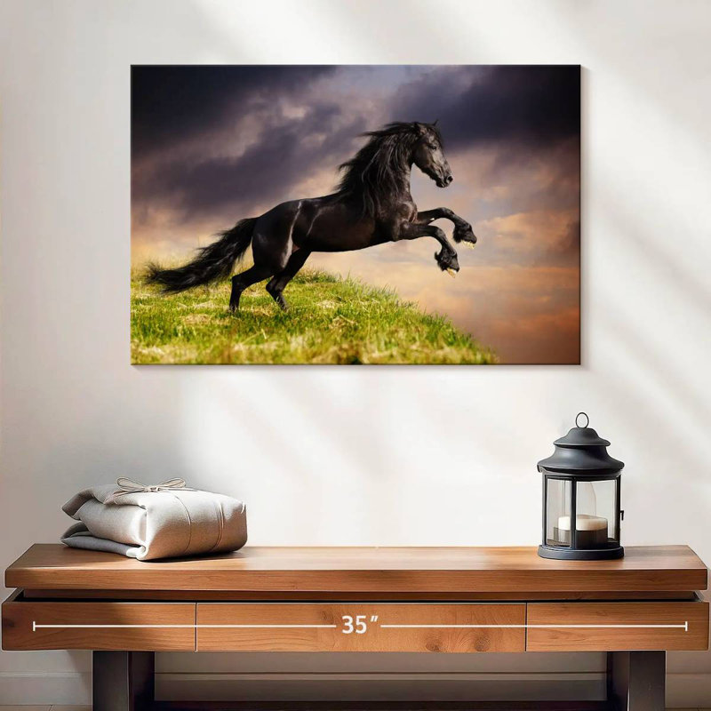 Friesian Horse On A Cliff, H 16 po x l 24 po