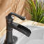 Robinet de lavabo de salle de bain avec poignée levier simple