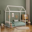 Structure de lit pleine grandeur en métal de style Montessori, forme de maison avec barrières de sécurité verticales pour enfants, assemblage facile, sans lattes, blanc-642777195-642777196