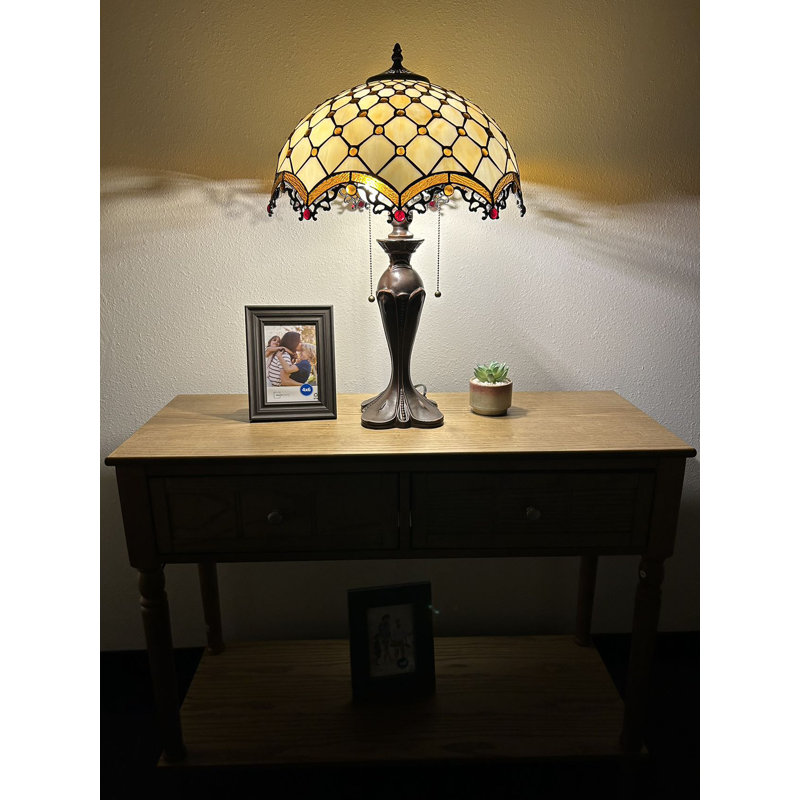 Beige Stained Glass Table Lamp with Pull Chain Switch