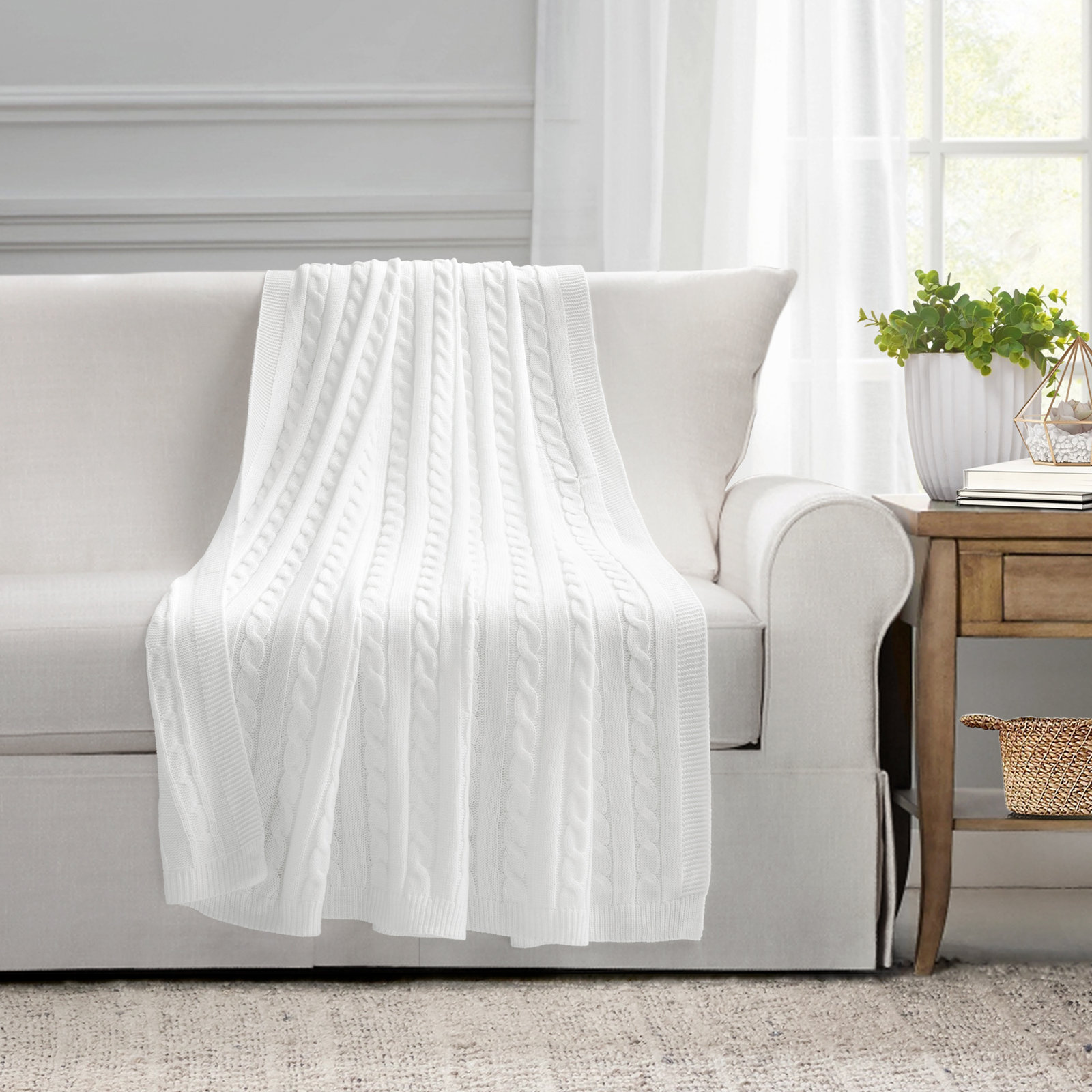 Paisely Plastic / Acrylic Knitted Throw Blanket, White