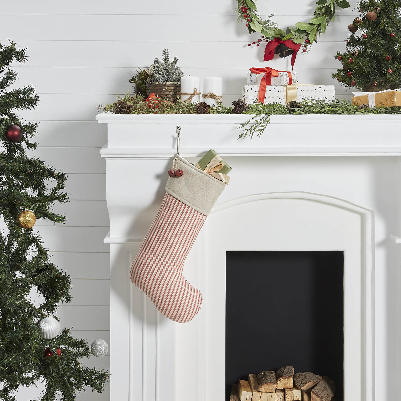  Cotton Stocking with Lights Included