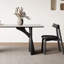 Table de salle à manger noire en bois massif-110574572