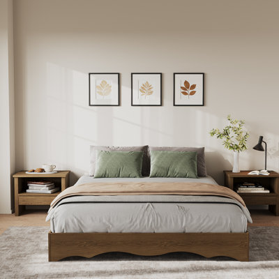 Base de lit plateforme simple en bois avec conception à bord ondulé, support de lattes robuste, sans tête de lit, sans bruit, aucun sommier tapissier requis, assemblage facile, couleur noyer