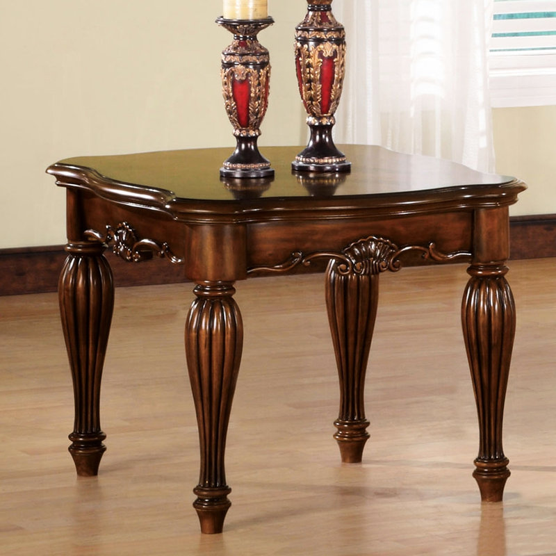 Élégante table de bout en bois de cerisier avec profil sculpté en placage pour le salon