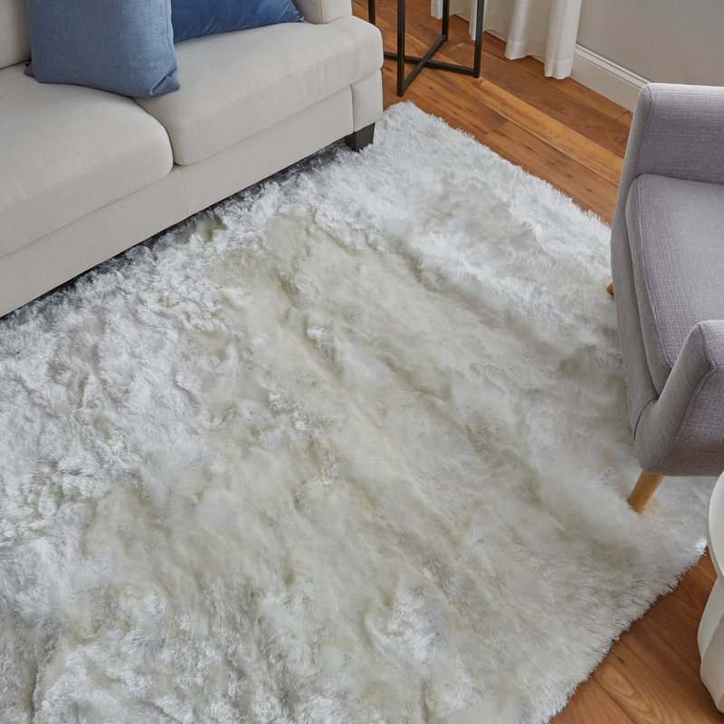 Sighburgh Area Rug in White, Rectangle 4'9" x 7'6"