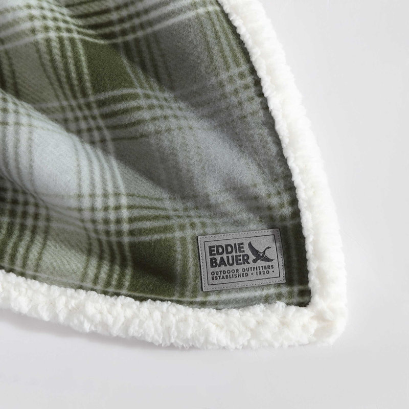 Très grand jeté en molleton / sherpa moelleux imprimé Eddie Bauer, Motif écossais nordique vert