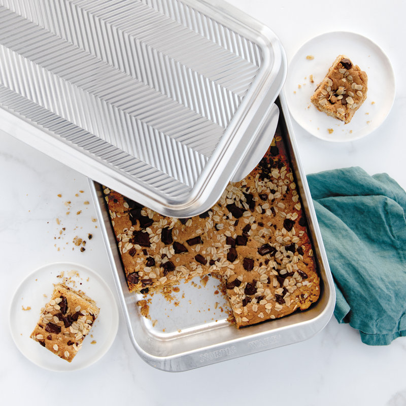Nordic Ware 9x13 Aluminum Pan with Embossed Prism Lid