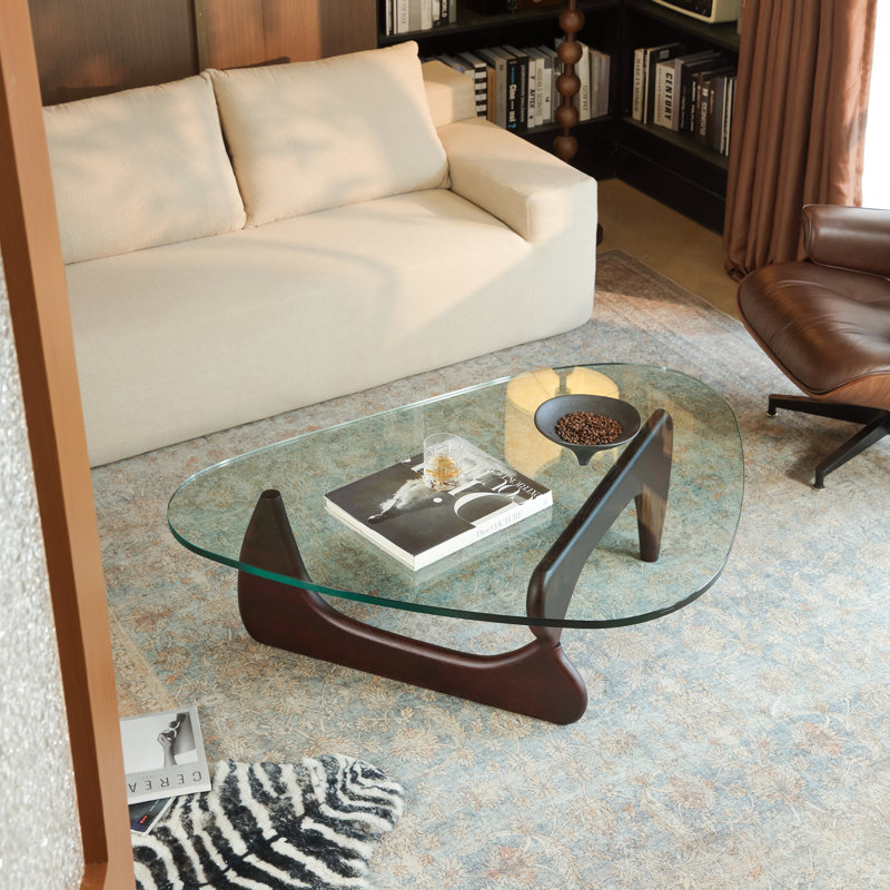 Table basse Triangle, Noyer, H 16 po x L 41 po x l 26 po