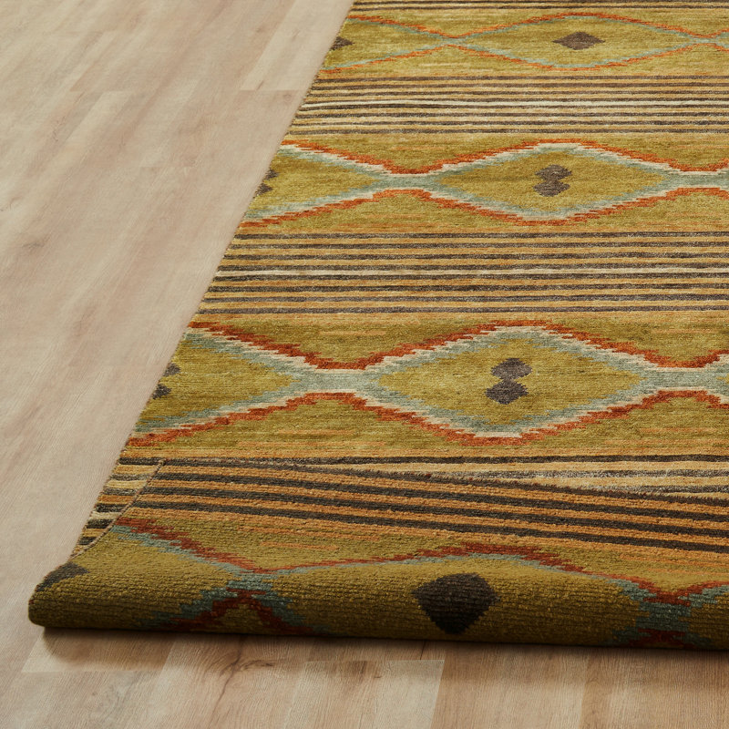 Graviett Wool Southwestern Area Rug in Beige, Rectangle 6' x 9'