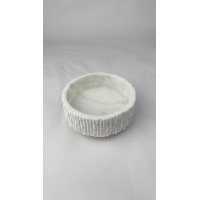 Petit bol dentelé en marbre blanc