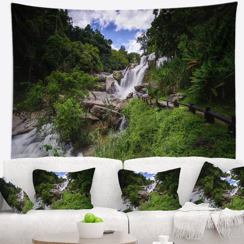 Tapisserie thaïlande en cascade landscape mae clang, H 68 po x l 80 po