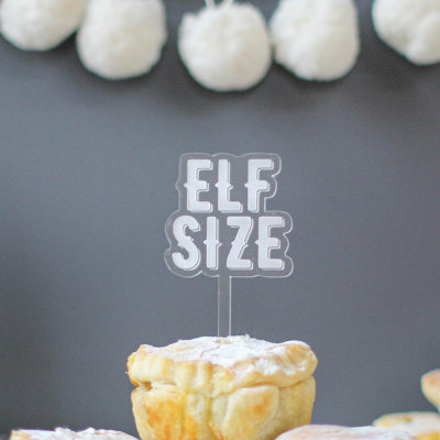 The Seasonal Aisle Larsen Non-Stick Cake Topper