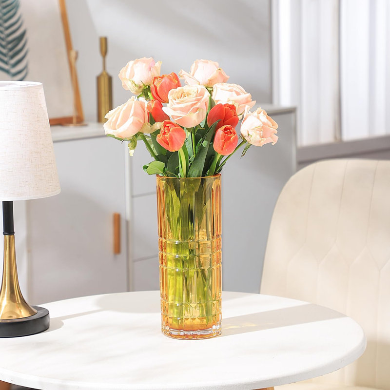 Vase de table en verre Kiruna, H 10 po x l 3,95 po x P 3,36 po, Jaune