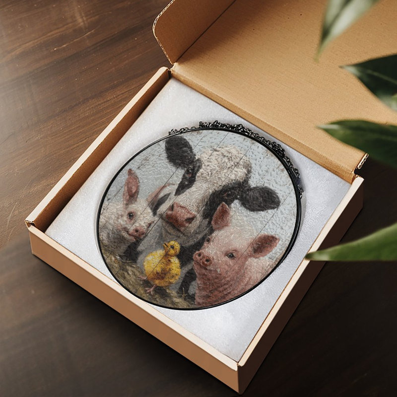 Panneau en vitrail représentant une vache, un cochon et un poussin (1), attrape-soleil pour la décoration de fenêtre