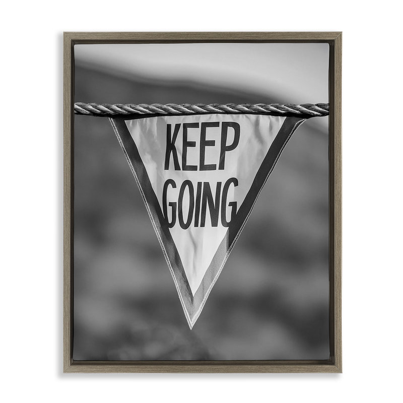 «Keep Going Pennant» par Daphne Polselli, Cadre flottant orme Montalcino, H 21 po x l 17 po