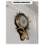 Horloges murales brunes et blanches-112851209