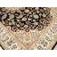 Tapis noir Indo-nain à motif floral noir 6 x 9