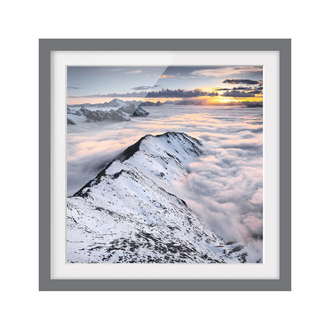 Gerahmtes Papierbild Blick über Wolken und Berge