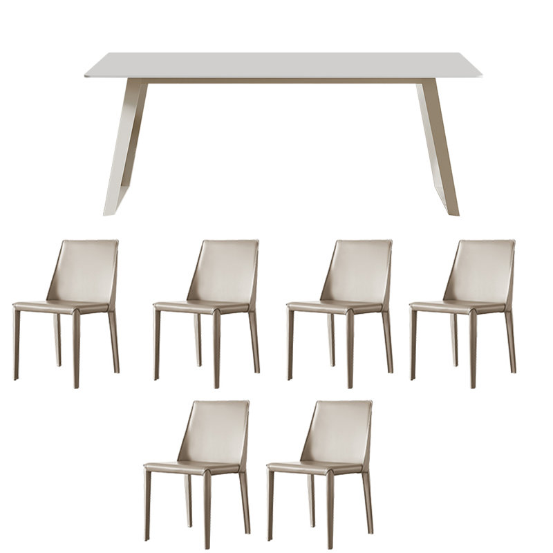 Combinaison de table et de chaises de style italien italien