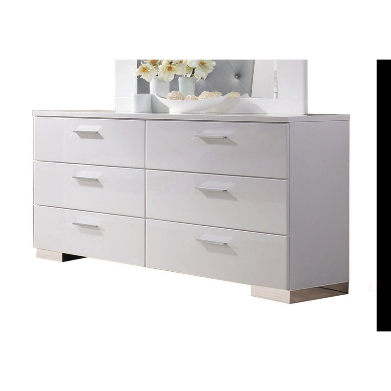 Commode à finition blanche et chrome Lorimar (Commode)